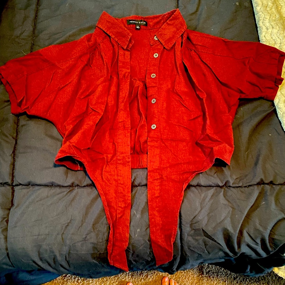 Adorable red crop top!